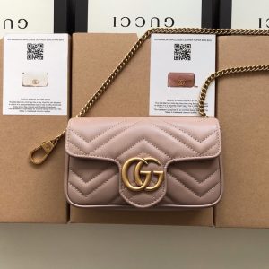 Kaufen Gucci GG Marmont matelassé leather super mini