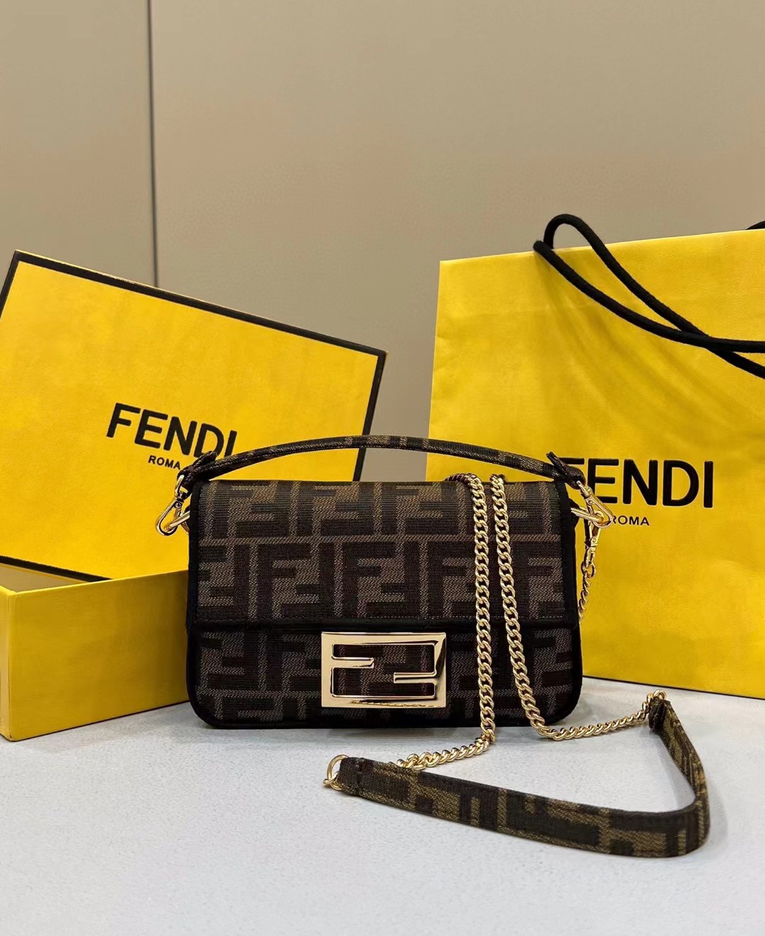 Kaufen Fendi Baguette Mini Tasche