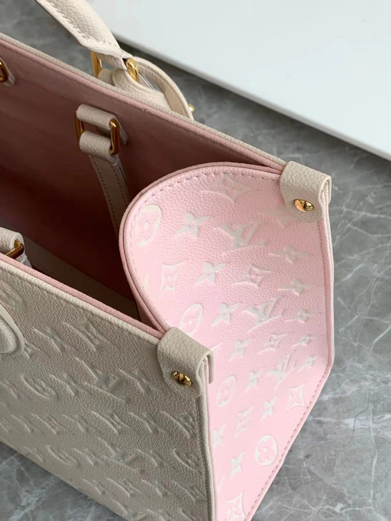 Kaufen Louis Vuitton M OnTheGo M Tasche - Image 7