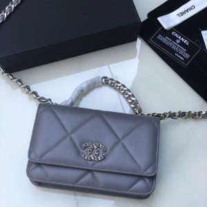kaufen CHANEL 19 in der Farbe Gare ON CHAIN ​​Tasche