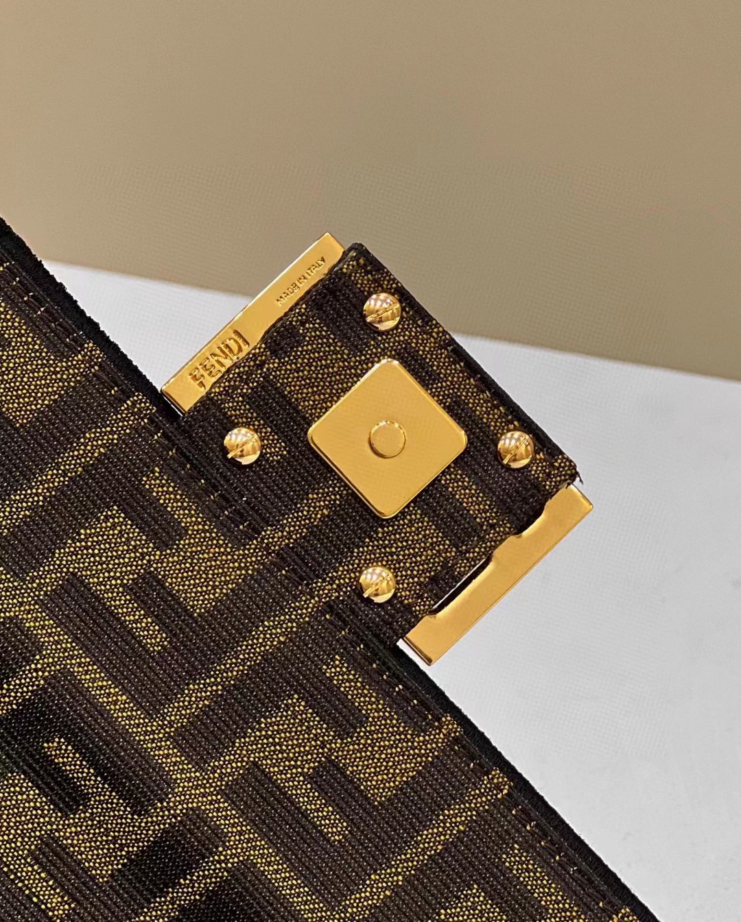 Kaufen Fendi Baguette Mini Tasche - Image 8