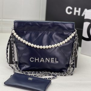 kaufen CHANEL 22 in schwarzer Tasche
