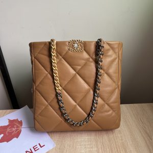SHOPPING TASCHE CHANEL 19 kaufen