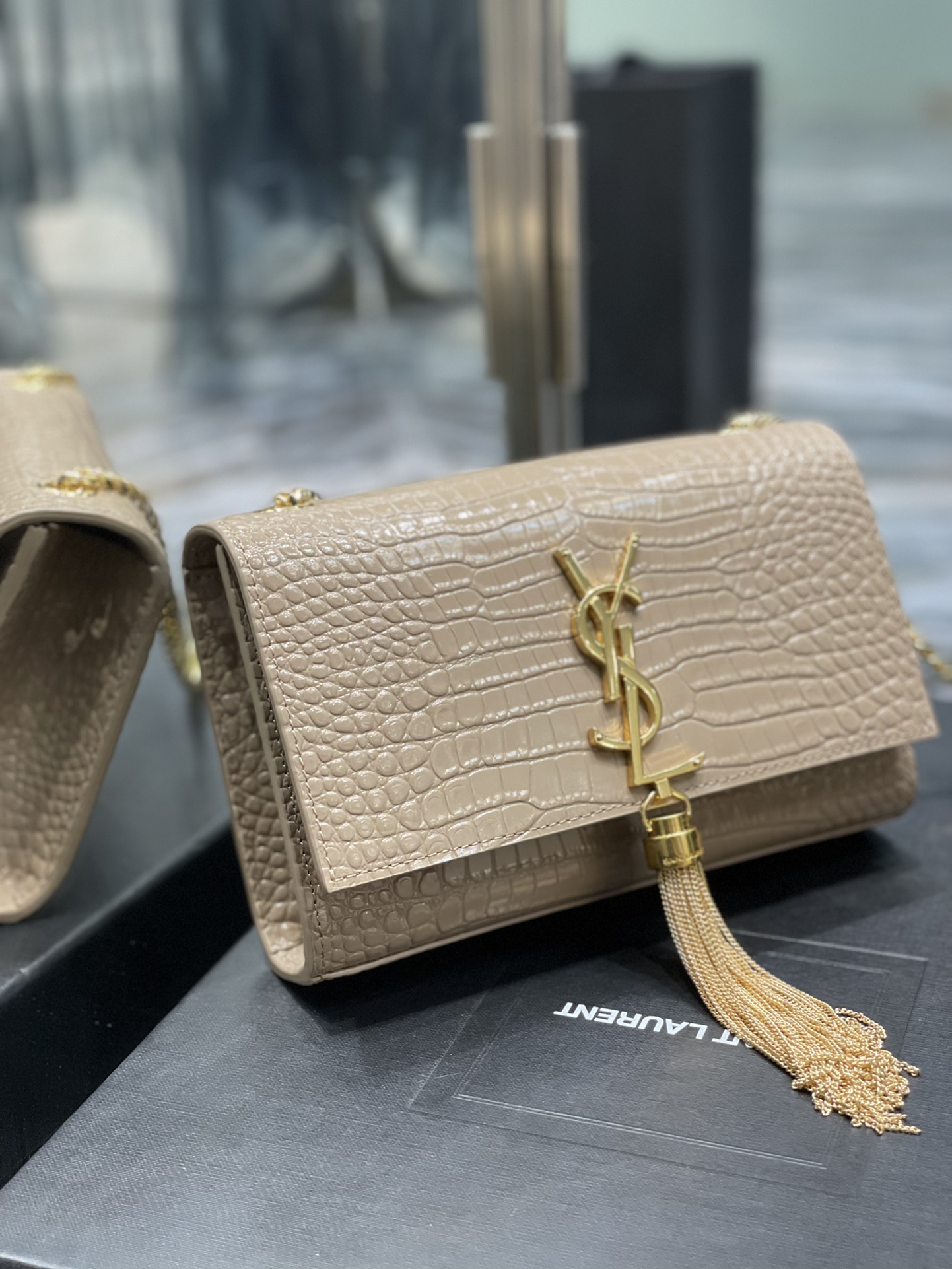 KAUFEN KATE SMALL CHAIN TASCHE IN GRAIN DE POUDRE EMBOSSED LEATHER - Image 2