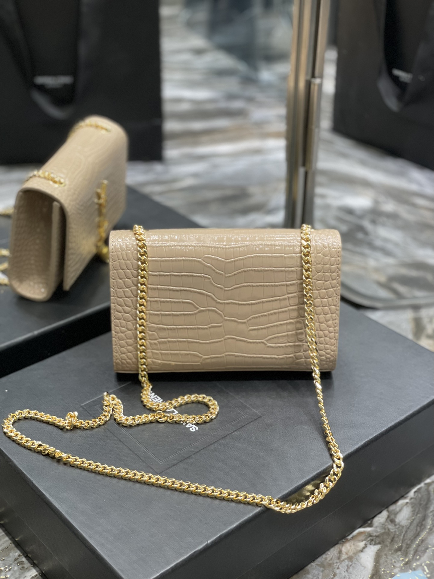 KAUFEN KATE SMALL CHAIN TASCHE IN GRAIN DE POUDRE EMBOSSED LEATHER - Image 5