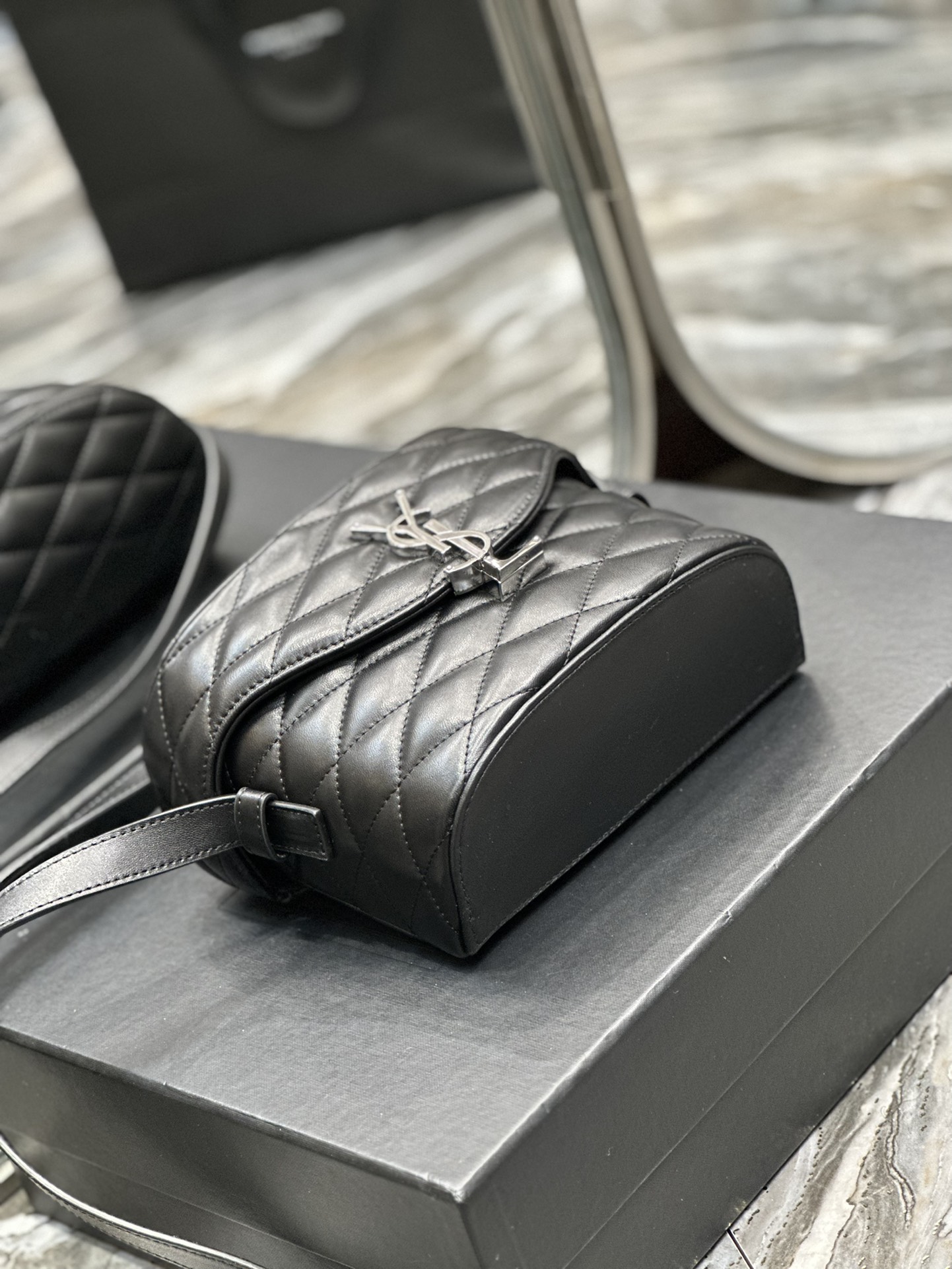 KAUFEN YSL JUNE BOX TASCHE IN QUILTED PATENT LEATHER - Image 6