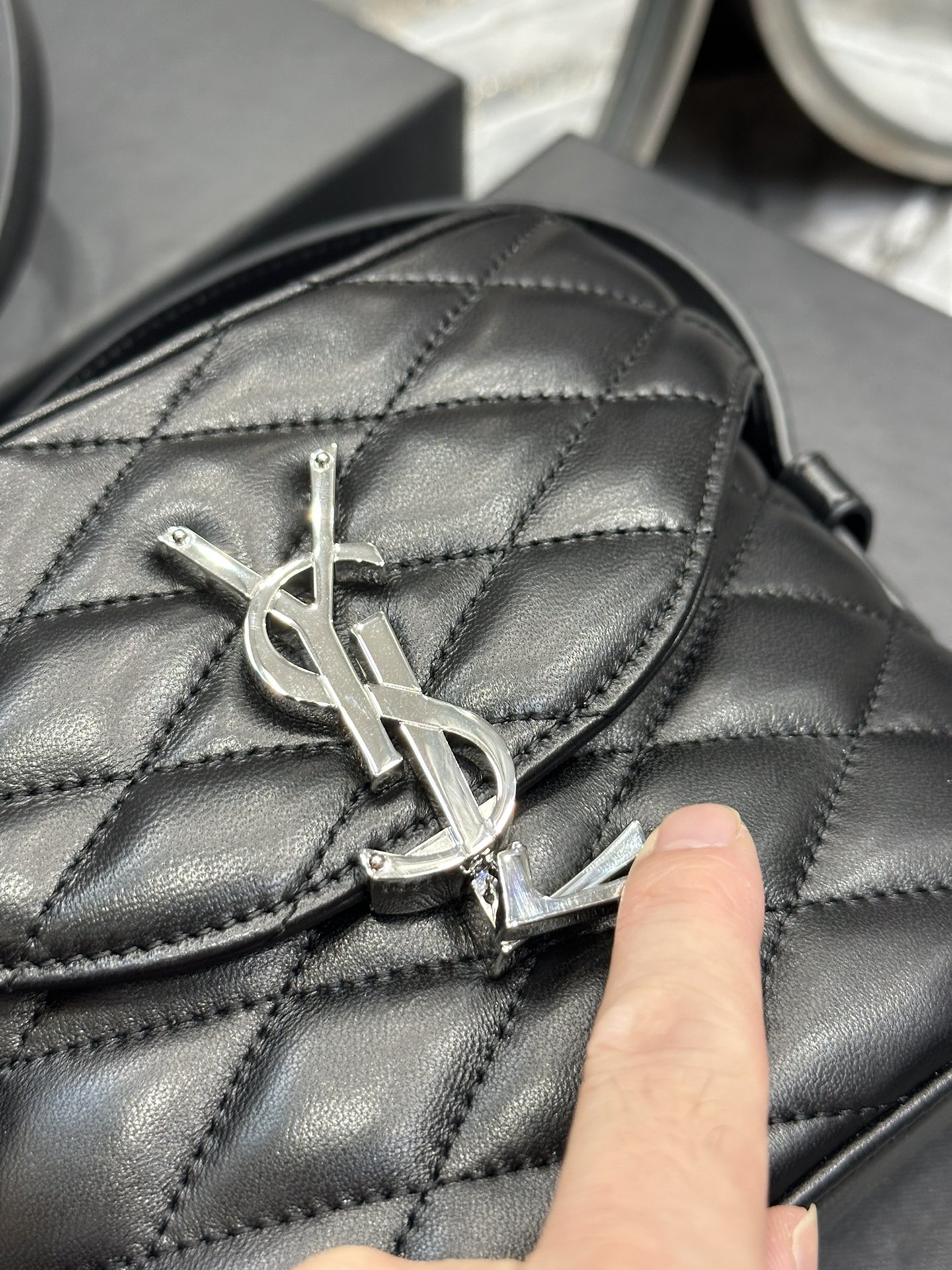 KAUFEN YSL JUNE BOX TASCHE IN QUILTED PATENT LEATHER - Image 7