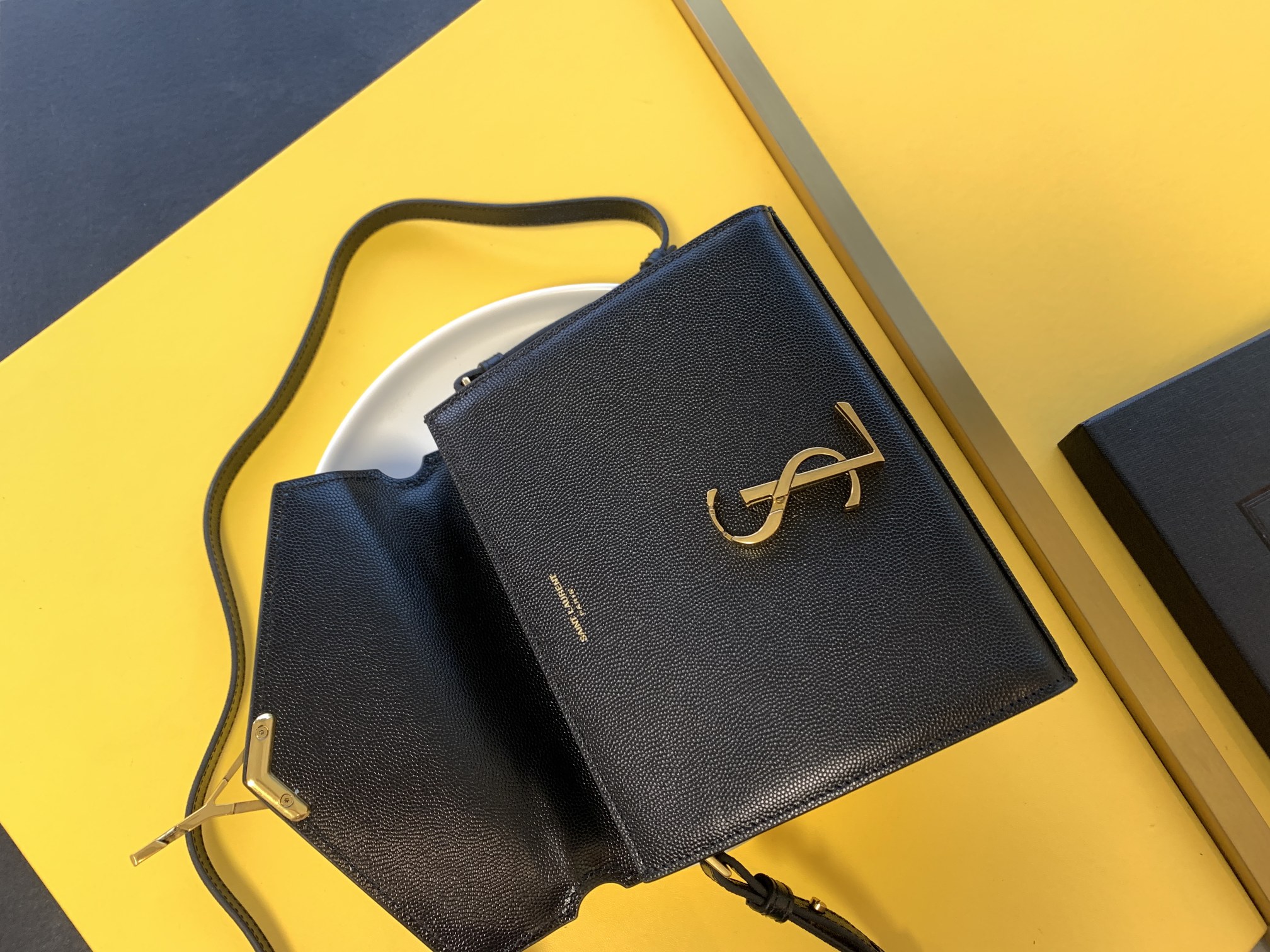 KAUFEN ASSANDRA MEDIUM TOP HANDLE TASCHE IN GRAIN DE POUDRE EMBOSSED LEATHER - Image 2