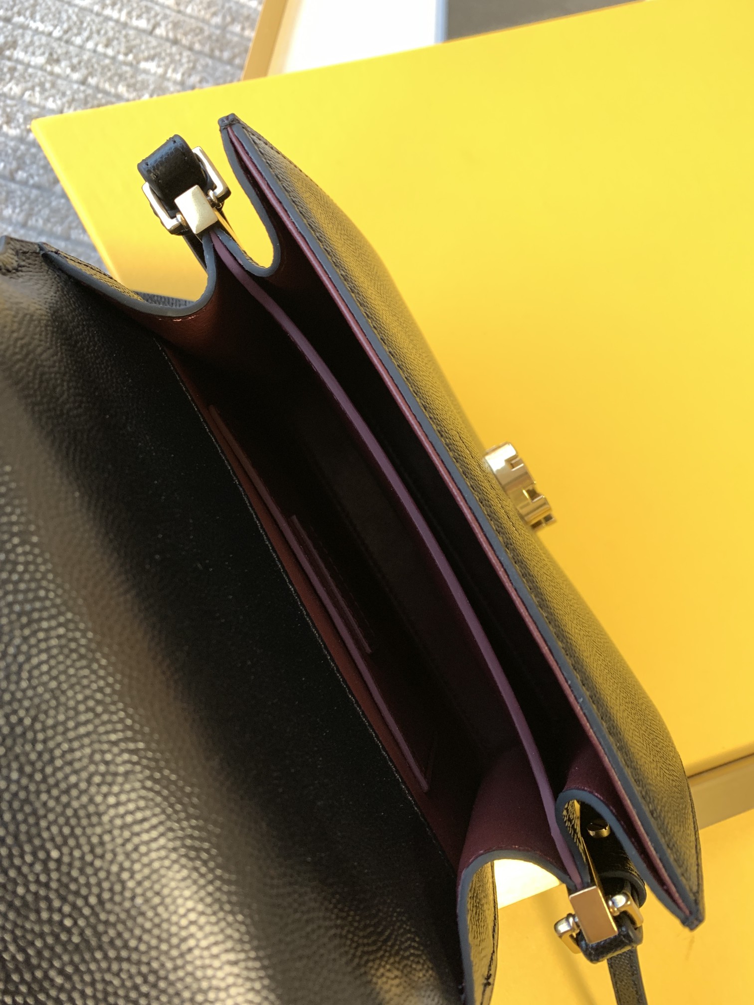 KAUFEN ASSANDRA MEDIUM TOP HANDLE TASCHE IN GRAIN DE POUDRE EMBOSSED LEATHER - Image 7